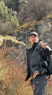 果然是内娱扎根高原的“常青树”胡歌！
在田朴珺采访胡歌的时候
胡歌被问到能否感受