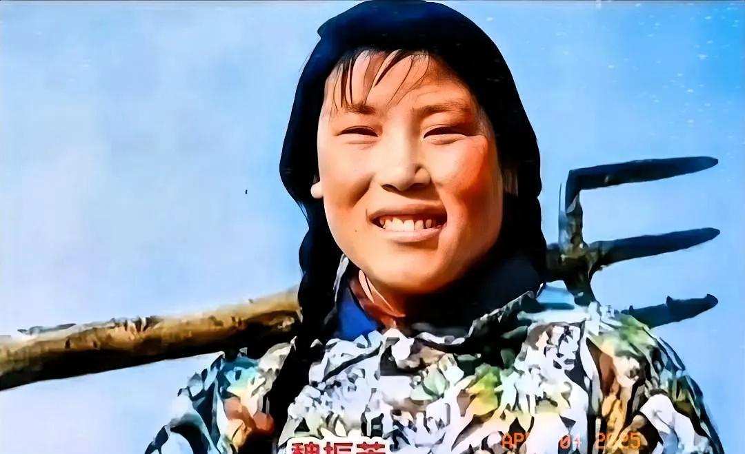 魏振芳，从县建设局光荣退休了。
这位1977年，拾到“亚洲最大天然钻石”的农村姑
