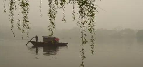 #上联：烟雨江舟无远客，安子邀对# 
上联：烟雨江舟无远客，
下联：云霞野渡有归