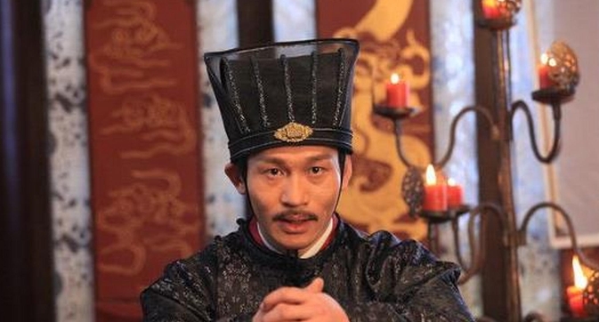 宰相李义府巡察大理寺，突然看到一个绝美丰腴的女囚，李义府不由两眼放光，心如猫抓，