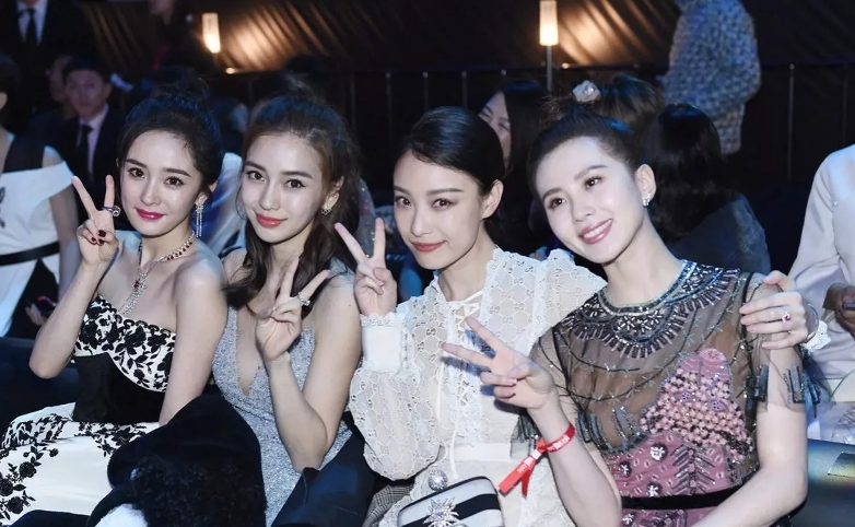 杨幂今年38岁，离异单身！

杨颖今年36岁，离异单身！

倪妮今年36岁。
