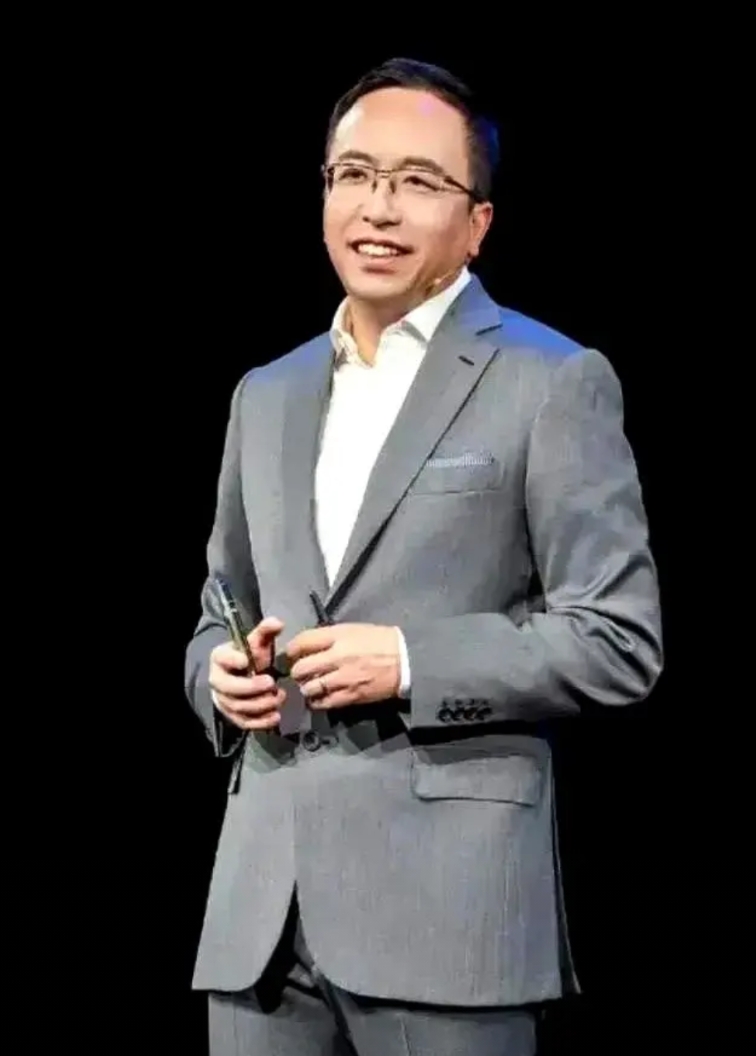 荣耀手机的份额越来越少

不是因为赵明管理的不好

而且因为当前这个市场蛋糕就那