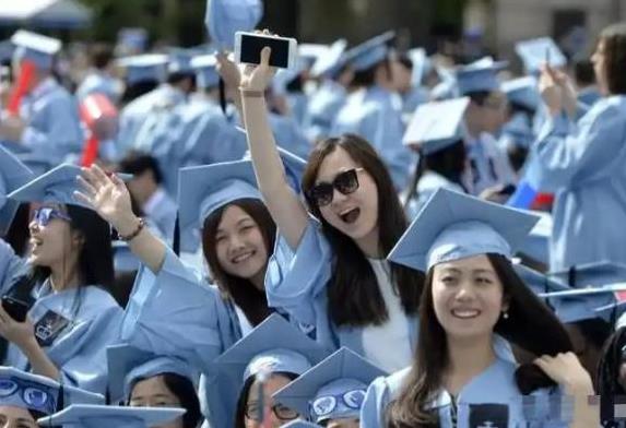 为什么一夜之间，留学生不吃香了？就这么说吧，留学生那点忽悠国内公司的套路，已经被