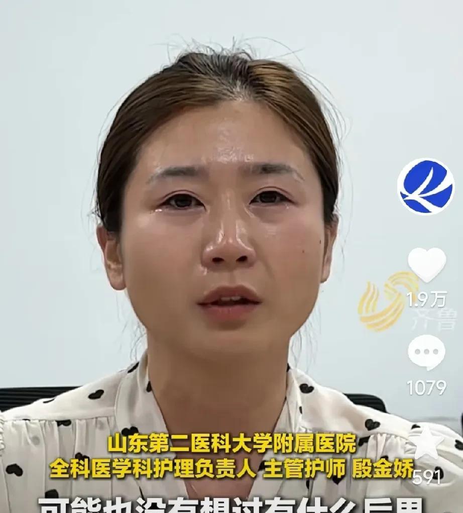 张军桥医生的同事提起他的时候，眼泪止不住，她说，张医生是个纯粹的人，有人说他太冲