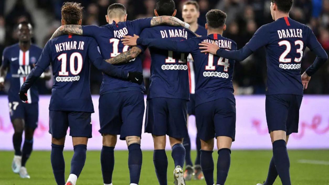 欧冠决赛焦点战：巴黎四冠王冲刺VS国米防反死守！