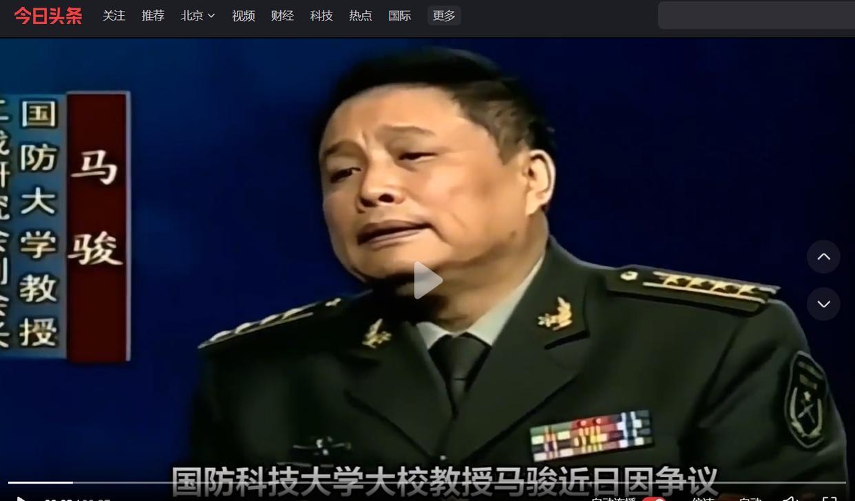 还真是啥事都有，一个曾经在军队院校里教书育人的大校，如今摇身一变，在网上当起了“
