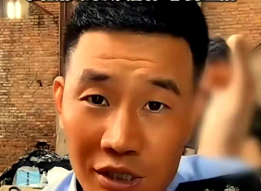 嘎子账号一夜清零，买酒的钱还能退吗？
谢孟伟把直播间里300块的酒吹成1999，