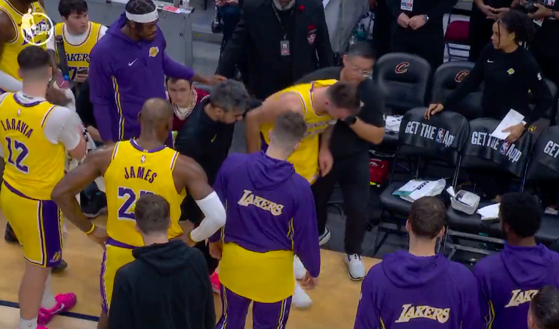 东契奇赛场崴脚:骑士主场精心布局陷害 一人曾因此提前结束赛季