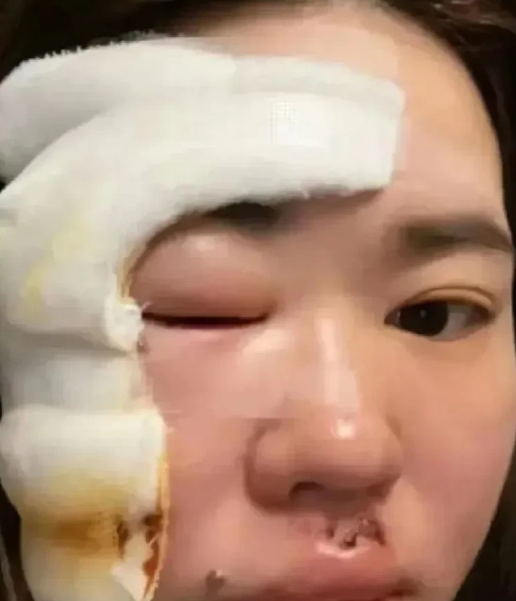 上海一女子到菜市场买菜，瞧见摊位上新鲜的猪蹄，忍不住买了几斤。老板正要装袋，女子
