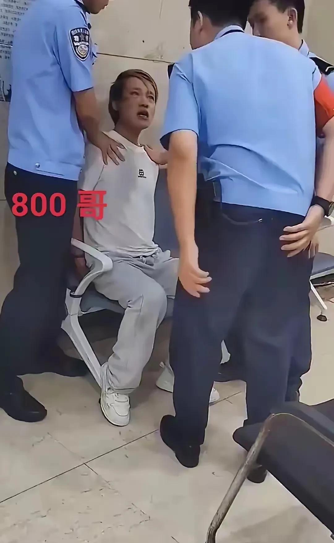 800块钱两败俱伤，小伙子估计得踩十多年缝纫机了，如果没结婚，出来后娶媳妇也难了