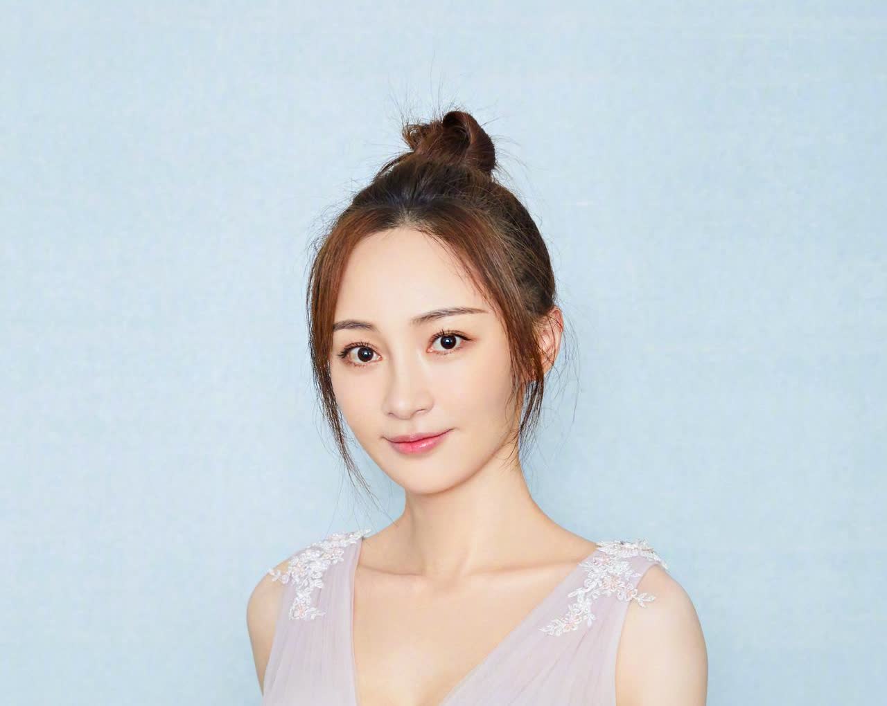 一夜之间身败名裂10位女明星,有的已经成功翻身,有的已经退圈
一、李小璐
二