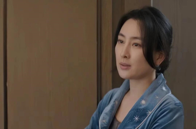 《凡人歌》:直到沈琳当月嫂，被辞退的女主奚落被男雇主骚扰，才懂那隽的话有多戳心