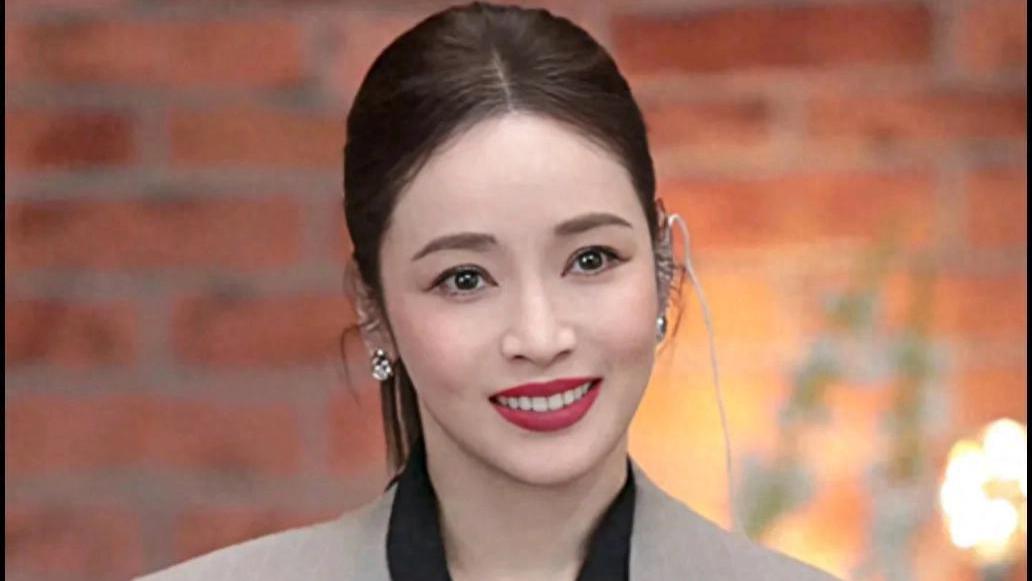名单刷屏！侯佩岑带头冲锋获怒赞，某些明星遭网友灵魂拷问