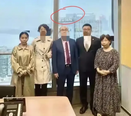 一位网友说，2021年3月15号，许敏委托亲友报案，叔叔肯定要找姚策了解情况的，