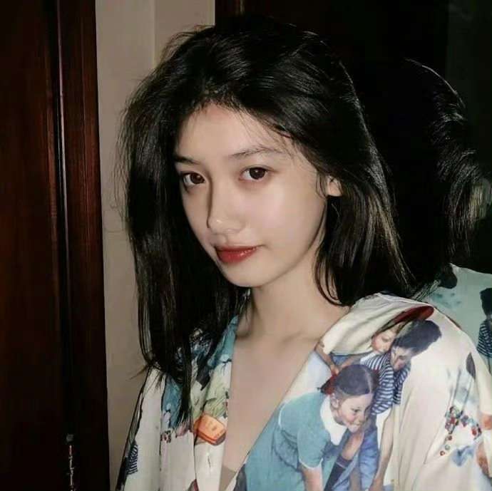 “醉眼看人间 个个都真诚 清醒看人间 处处是心机.”