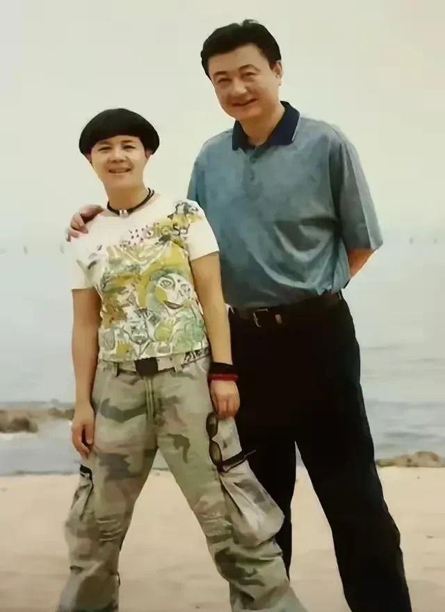 王宁为何喜欢金龟子











金龟子，到底有什么魔力？竟然让帅气的王