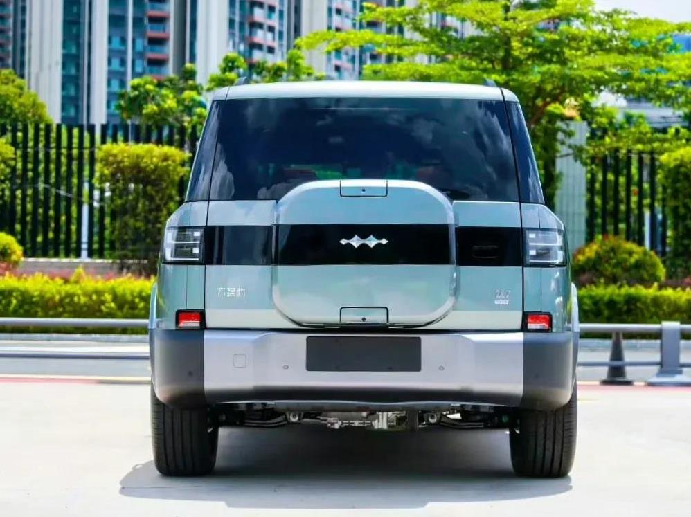 多少人的梦中情车，方程豹钛7首台量产车正式下线。预计售24-33万，预计下个月上