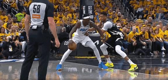 #nba# 西亚卡姆告诉字母哥，自己技术就是比你好。
作为曾经猛龙队的超级核心，