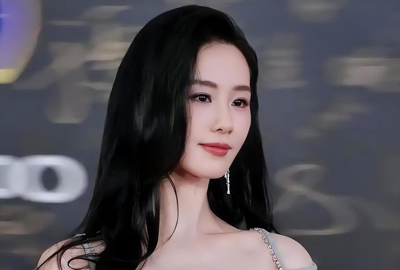#新火爆剧来了# 当《淮水竹亭》预告片里刘诗诗的苹果肌在十级磨皮下泛着诡异光泽，