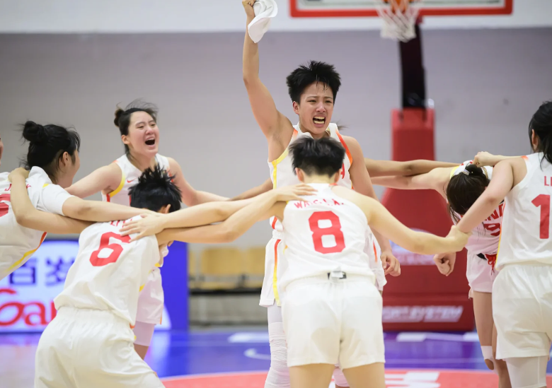 恭喜中国U19女篮！

中国80-79捷克，凭借冉珂嘉在常规时间关键2+1命中，