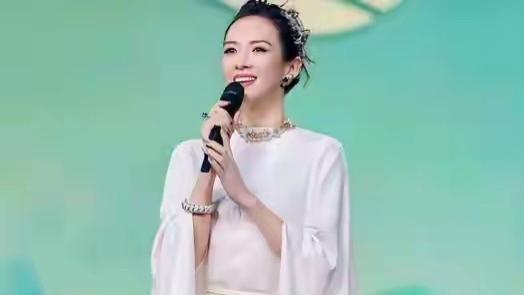 章子怡谈女儿现场哽咽落泪！
