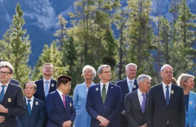 贝森特询问G7领导人：在座各位可愿一起制裁中国，结果所有人低头不语
据港媒报道，