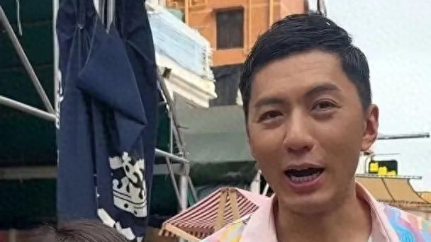 相当幽默！袁伟豪内地被网友偶遇，一举动被网民赞好老公