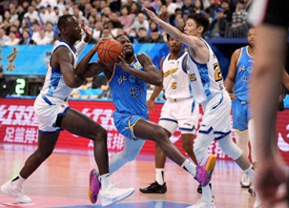 1月3日，北汽男篮客场挑战浙江广厦，在最后剩下6.1秒时还有一次扳平比分的机会，