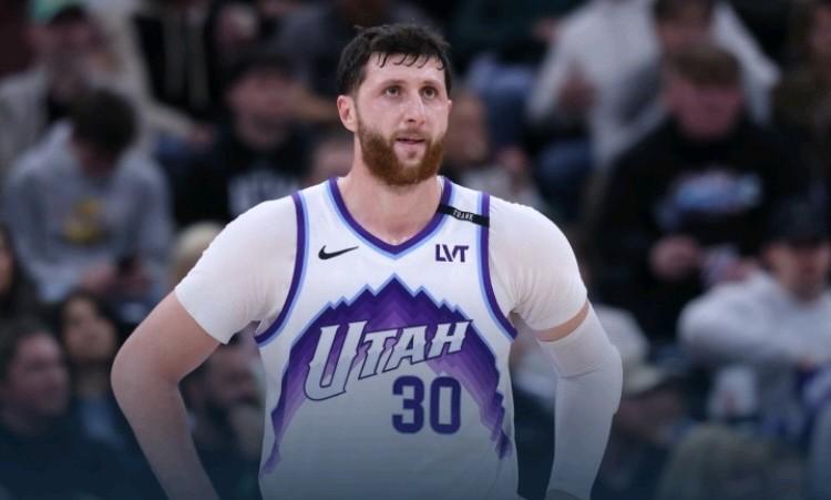 马刺不敌爵士，终结八连胜。看到最后米奇嬉皮笑脸，爵士教练谈谈心，觉得放了一场，但