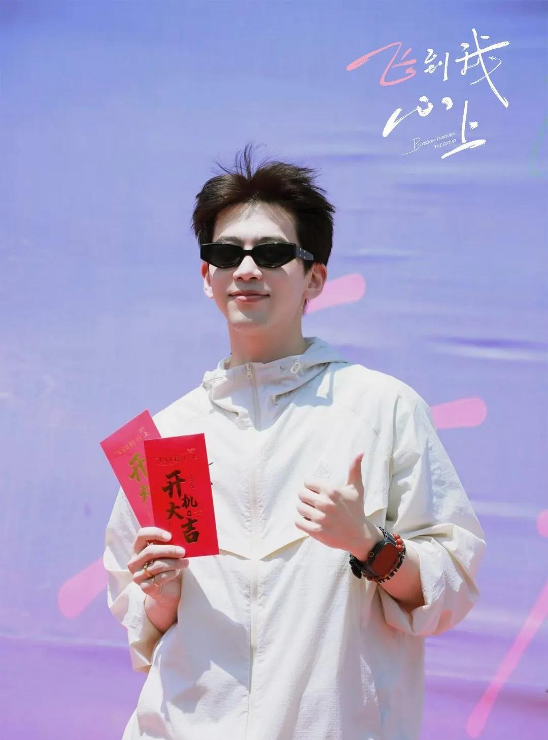 一个是《国色芳华》里把渣男前夫演到让观众又恨又怜的演技派，一个是《墨雨云间》里美