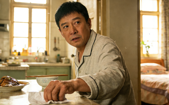 我故意骑着共享单车还迟到只想搞砸相亲，结果对方笑着问我：叔叔没告诉你今天是我家公司面试吗