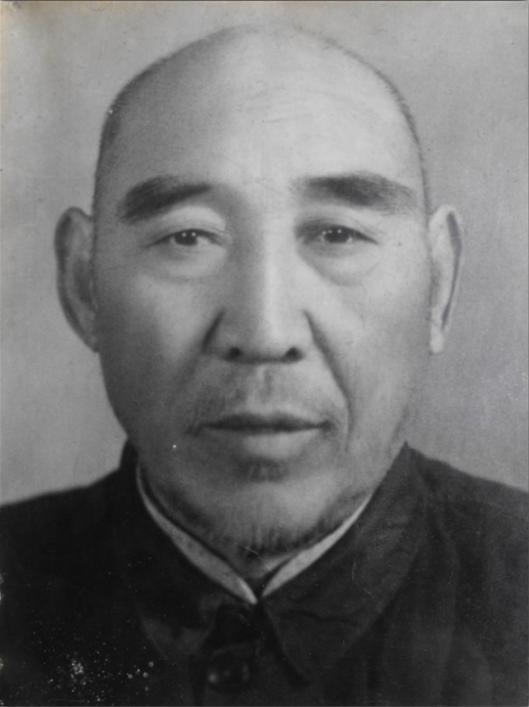 1936年，武术家寇运兴在德国柏林表演武术，遭到芬兰拳击手挑衅，说：我要用拳击挑