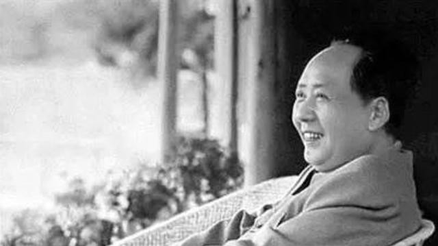 1961年，侯波调离中南海，临走前毛主席红了眼睛：人都是有感情的