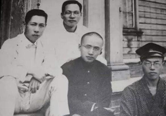 1979年，郭沫若去世8个月后，他的妻子于立群突然自杀身亡，原因竟然是看见了郭沫