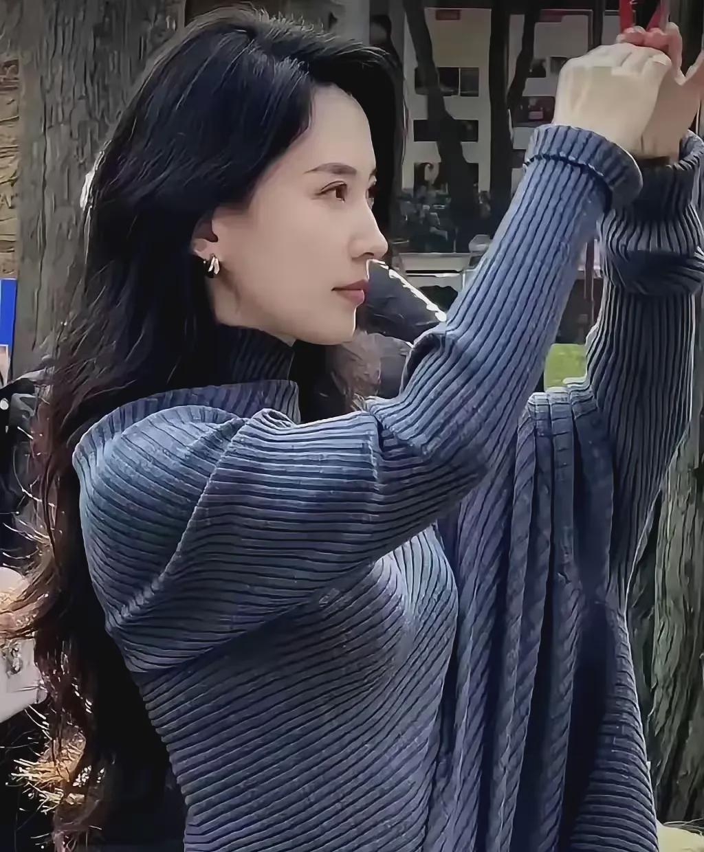 汪峰新女友，纯粹是来气章子怡的。

汪峰的新恋情引发热议，有人认为这纯粹是为了气