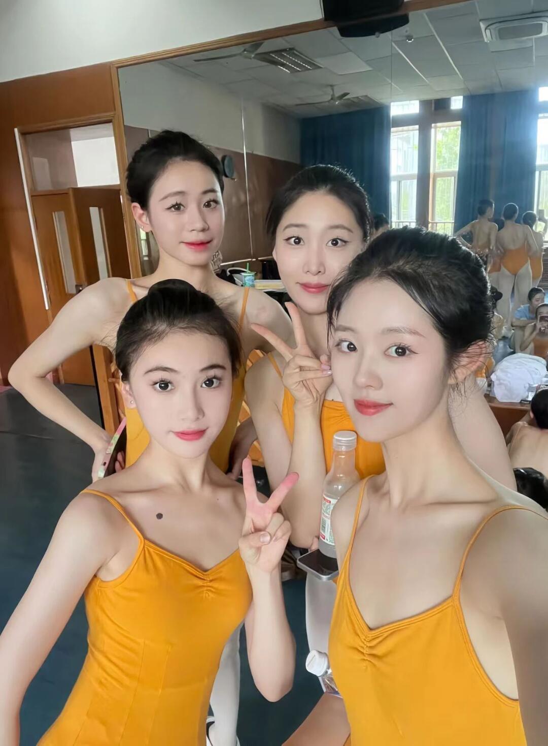 练舞蹈的女孩子真的都这么漂亮嘛