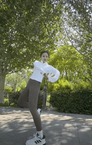 这才是真正的:身轻如燕，健步如飞。