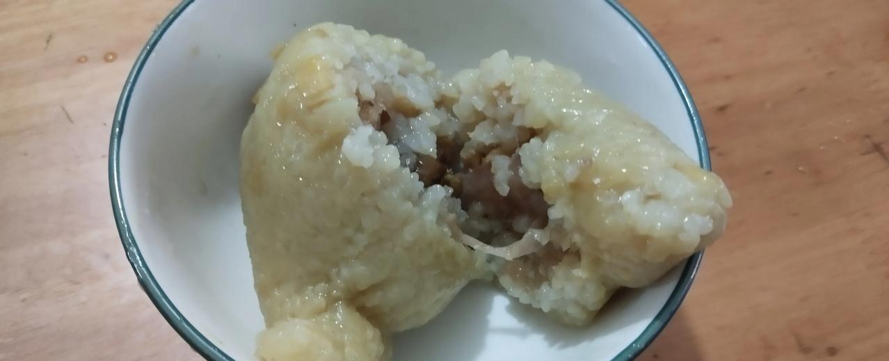 端午的粽子，我还在吃，还有谁？[捂脸]小自从有冰箱，别说端午的粽子6月份还在吃，