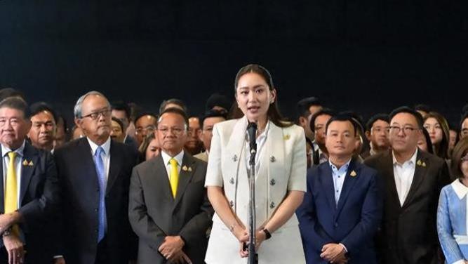 佩通坦自救，24小时后，洪森父子遇刺，背后竟是美国的“颜色革命”