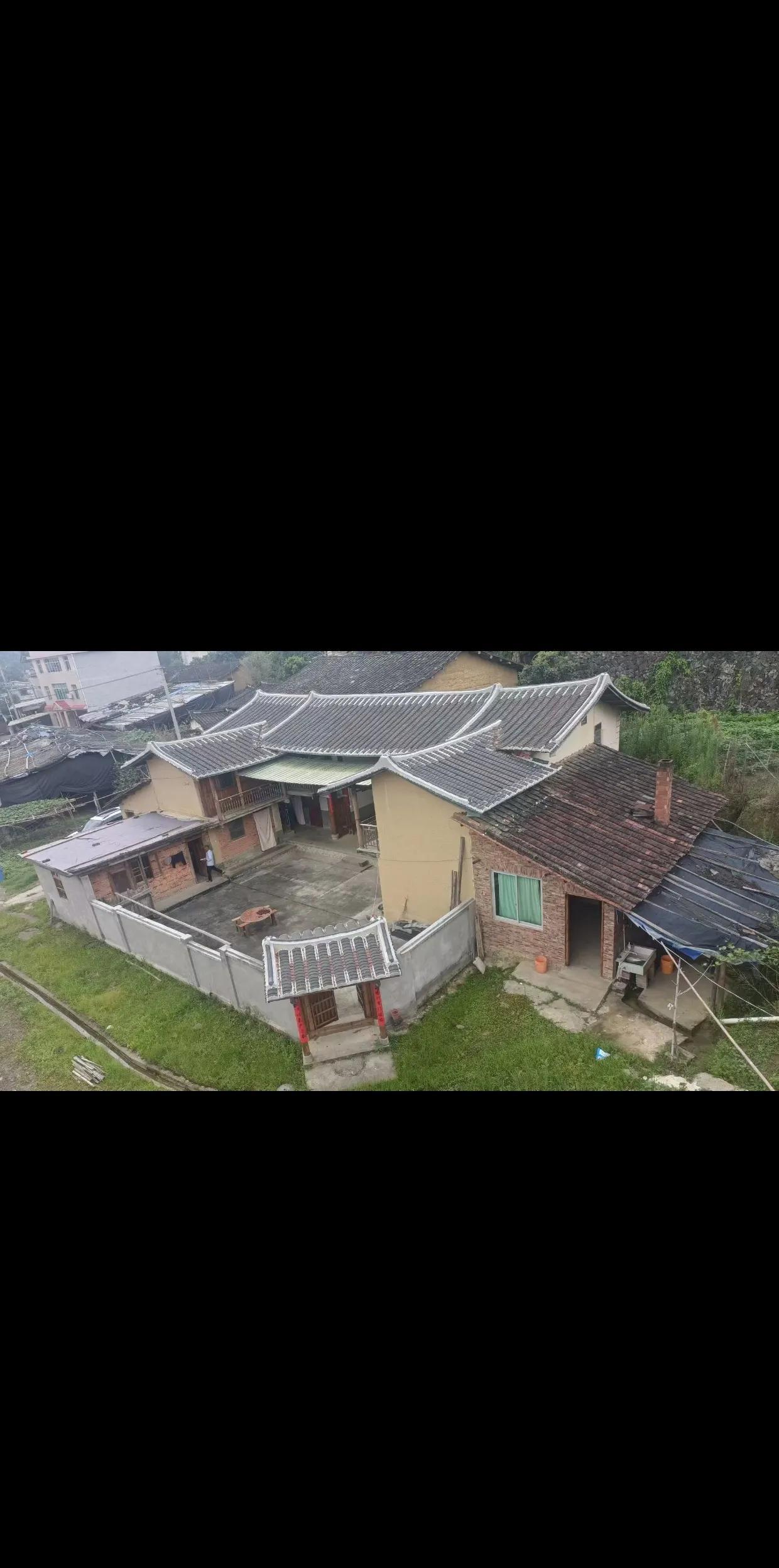 今年遇到一个计生协会的，据他所说，协会共有6人，会长由县领导兼任。具体由常务副会