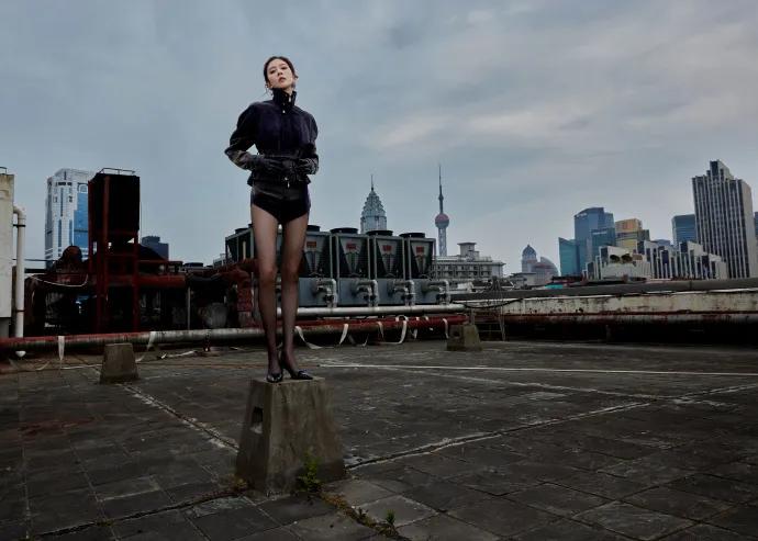 宋妍霏皮衣黑丝大长腿 ！！！