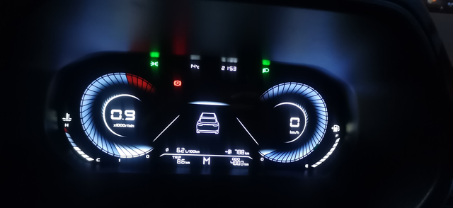 提车至今已经半年
跑了将近5000公里，几乎用于天津市郊通勤，上下班五公里但是有