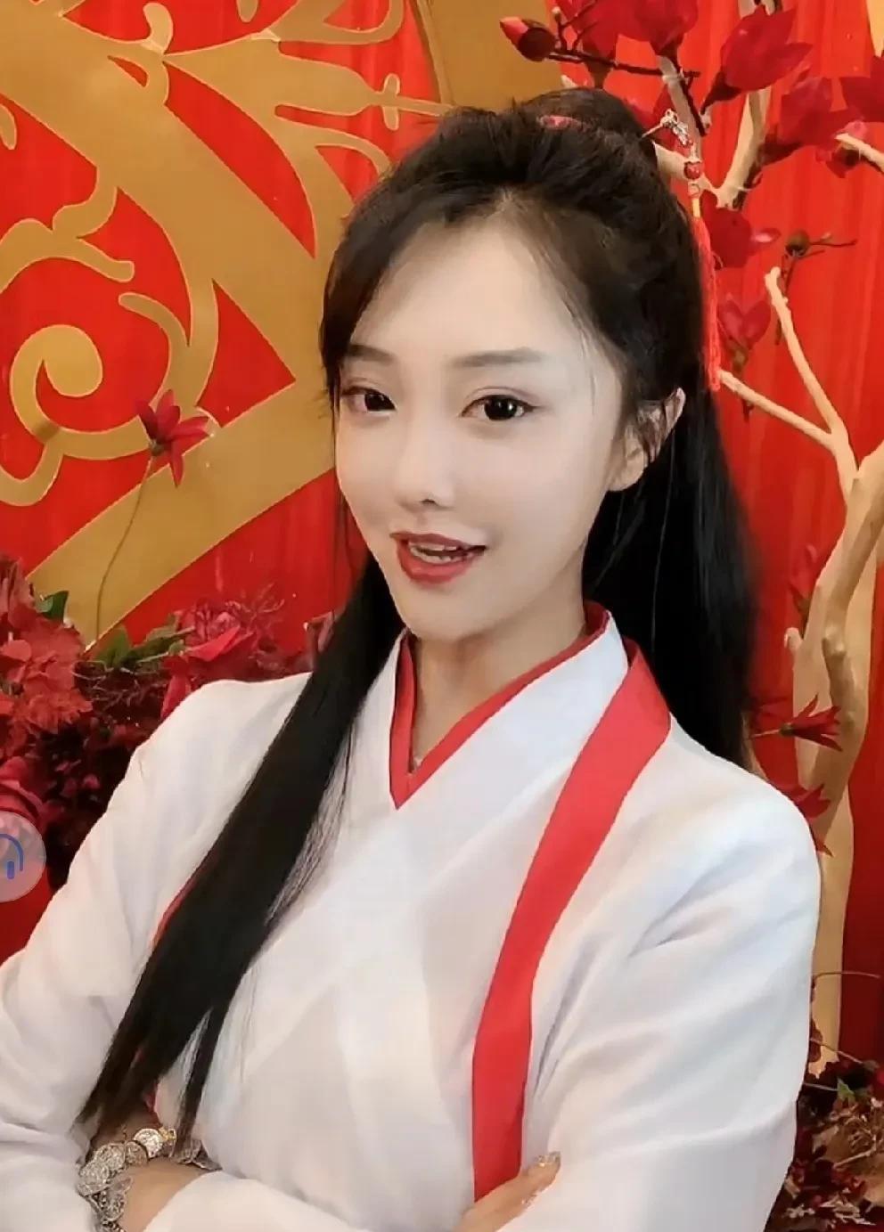 一哥分析娜美有可能会回到ks因为那面也不好混了！
          今晚一哥直