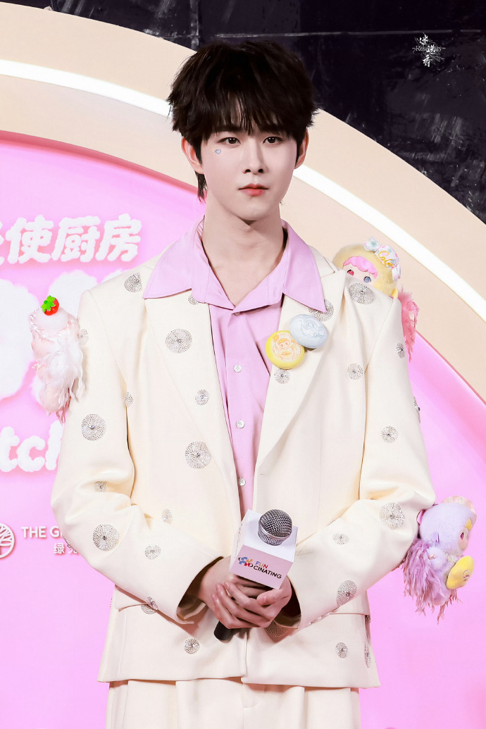 田嘉瑞活动路透图
笑起来好甜