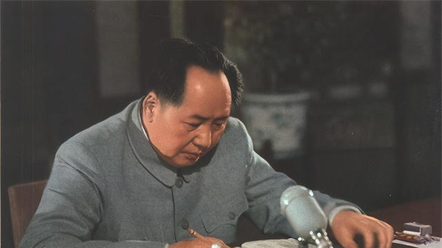 毛主席视察哈尔滨，得知贺子珍没有工作，沉默良久：为何不安排？