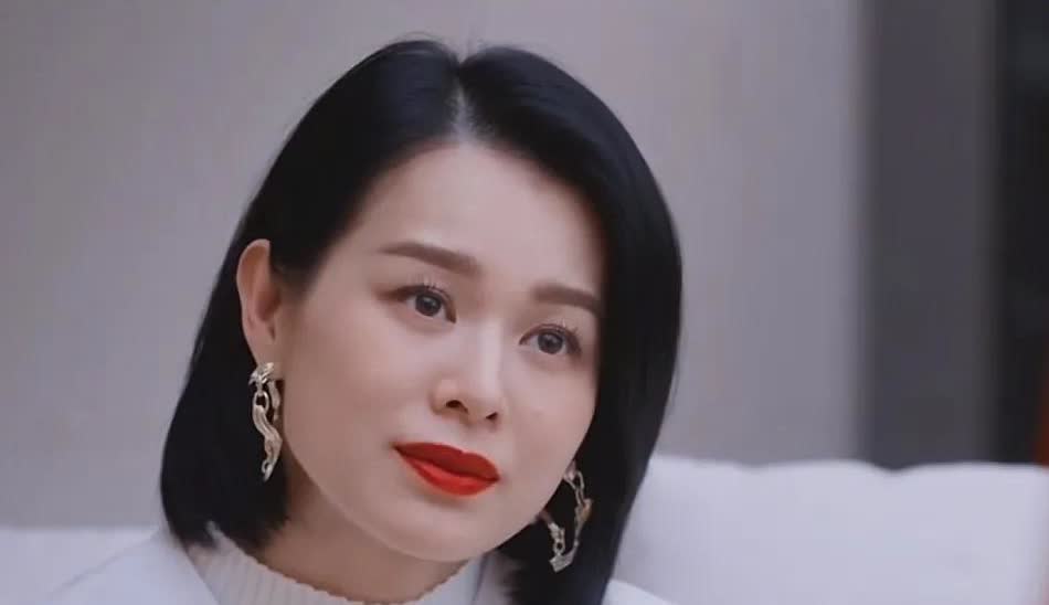 胡杏儿的状态太好了！

她的骨相美在孙俪的皮相美面前终于赢了一次。

生