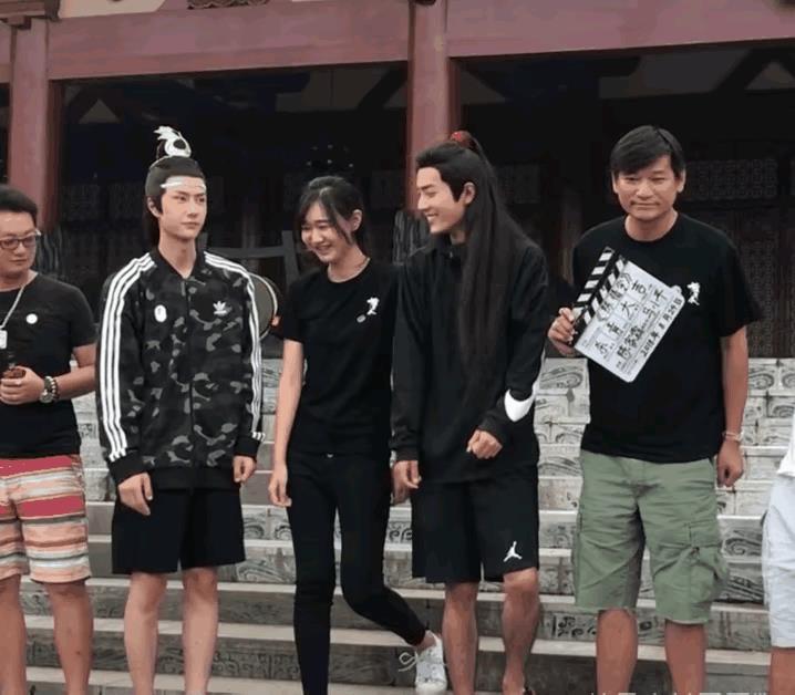 都2025年了，我居然还在刷《陈情令》的花絮，真的是看一次笑一次。两个小弱鸡在导
