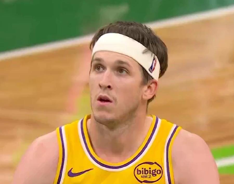 截止目前！！！本赛季单场得分上50+的球员出手次数和命中率！！！
约基奇：56分