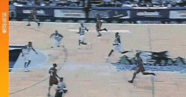 詹姆斯能够高中生进入NBA绝非偶然，身体协调性和攻击能力近十年绝对名列前茅。这是