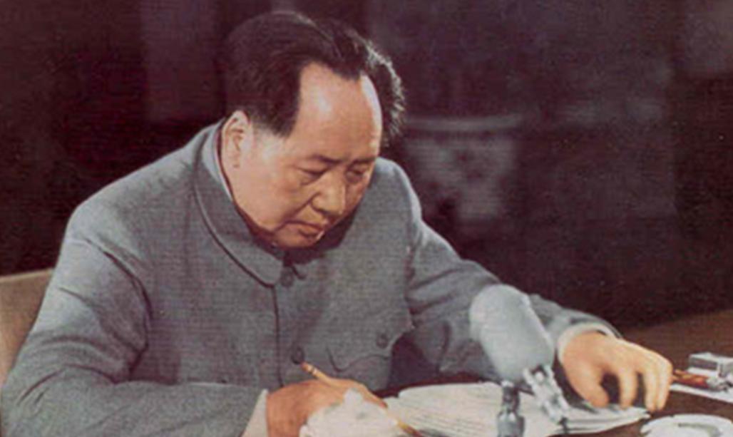 1962年毛主席得知李敏怀孕后，担心女儿身体做主道：你在家待产吧
“爸，我真能按